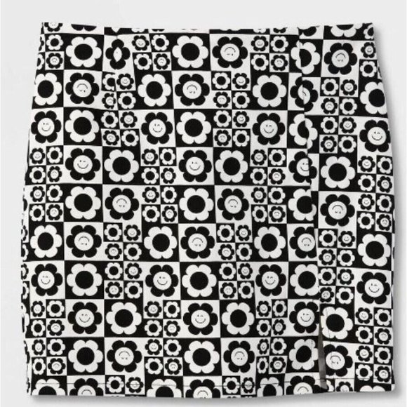 Art Class Floral Smiley Face Front Notch Skirt Girls Size S (6/6X) Black White - Picture 1 of 12